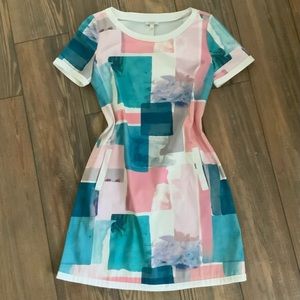 Short sleeve dress